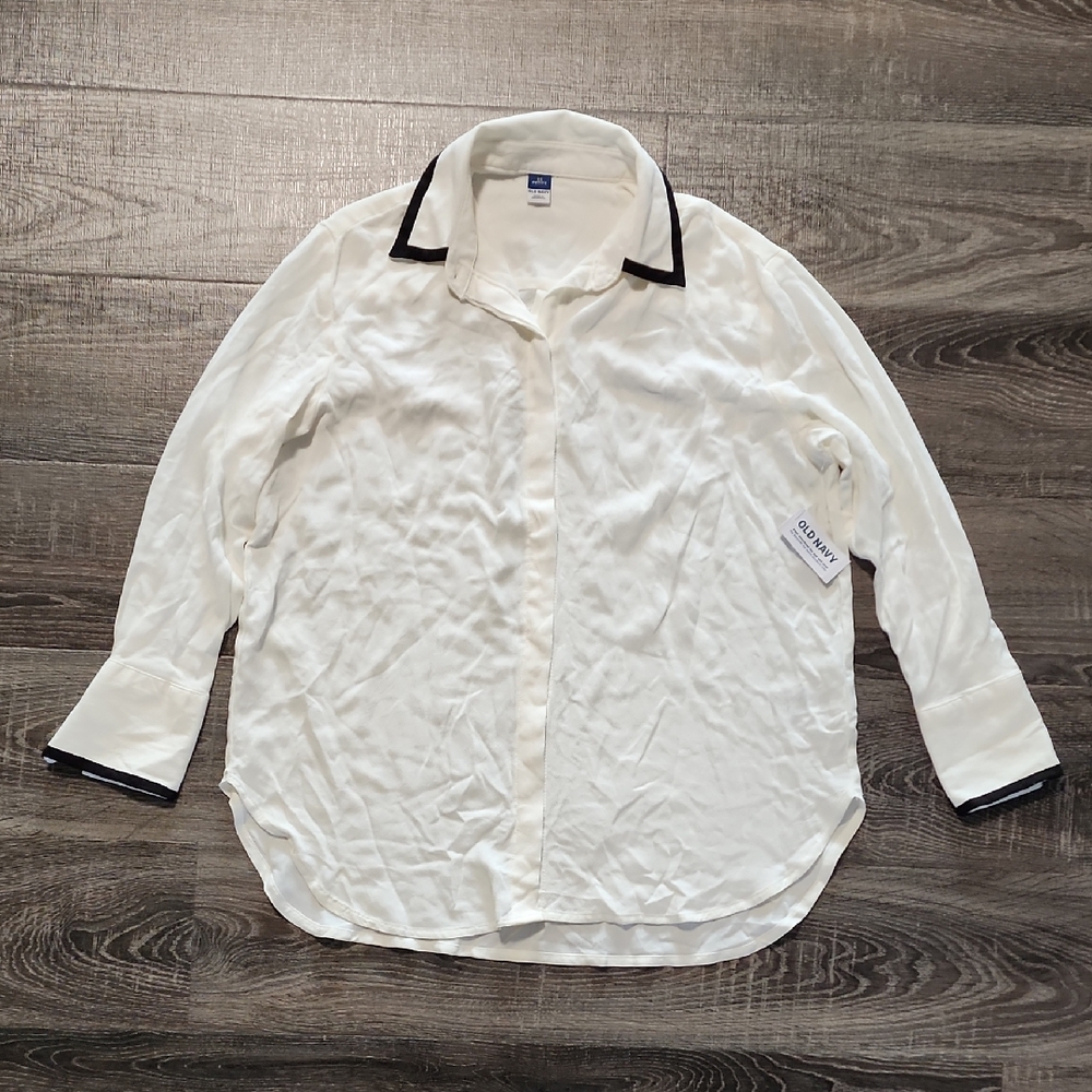 💋 Old Navy loose crepe Button down Shirt 💋